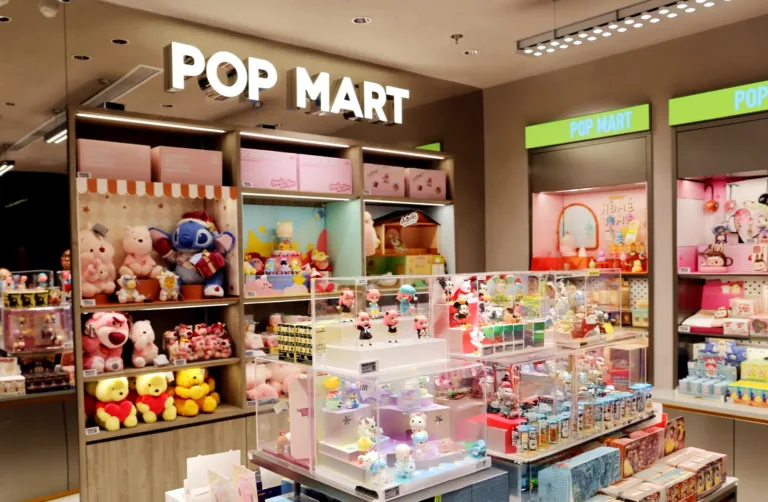 팝마트(Pop Mart)와 라부부 캐릭터 열풍: Z세대를 사로잡은 피규어 문화의 중심